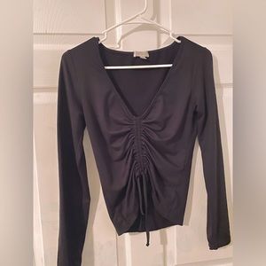 medium long sleeve black shirt
